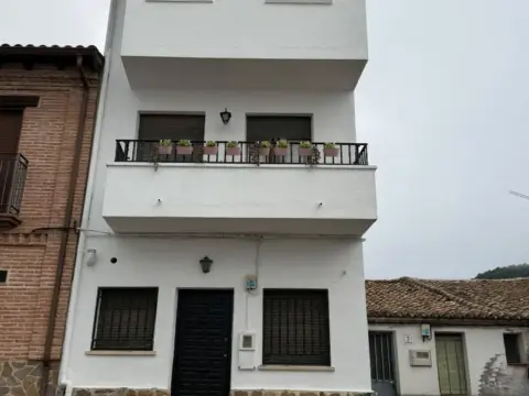 Casa en Navamorcuende