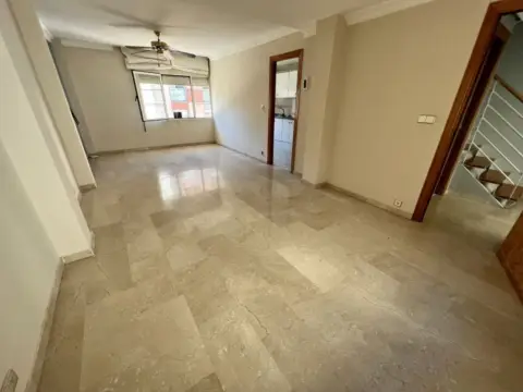 Dúplex en calle del Sagrado Corazón de Jesús