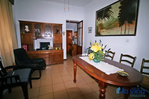 Casa pareada en calle Real, 24