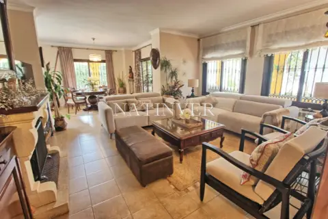 Chalet en calle de los Almendros, 25