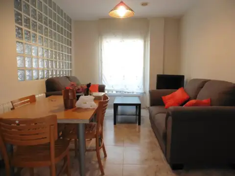 Piso en calle de Jacinto Benavente, 27
