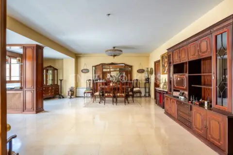 Apartamento en Avenida de la República Argentina