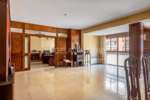 Apartamento en Avenida de la República Argentina