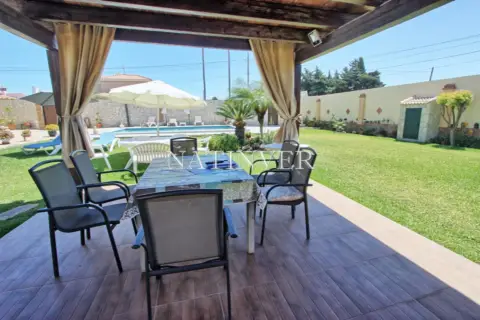 Casa en Urbanización de Benajamar, 12