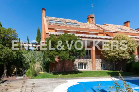 Casa adosada en calle de Barlovento