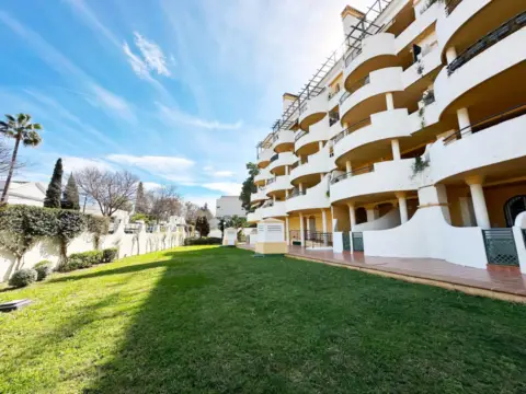 Dúplex en Urbanización Nueva Andalucía, 11