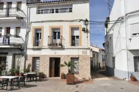 Casa en Alía