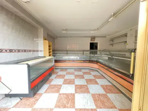 Local comercial en calle Periodista Francisco Giles Jiménez, 11