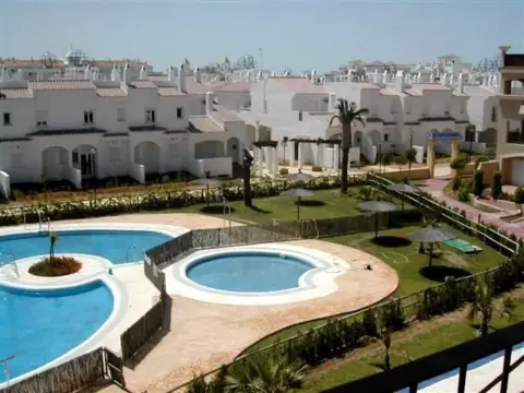 Casa adosada en Avenida de la Reina Sofía, 7