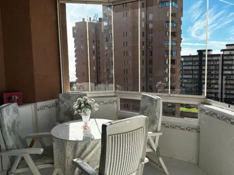 Estudio en calle Martínez Catena, 6