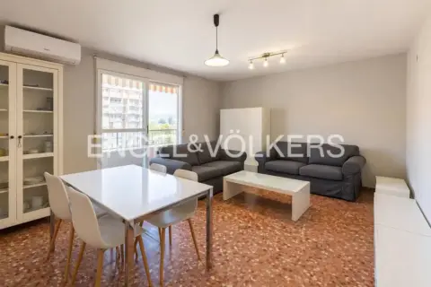 Piso en calle Carrer Níquel