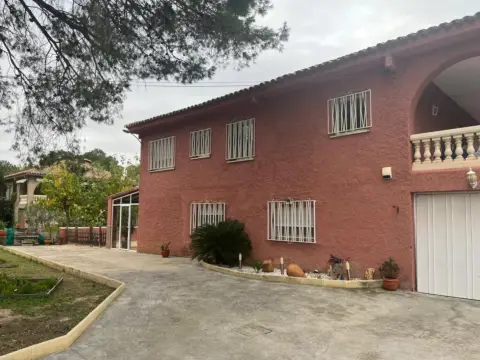 Casa en Chiva