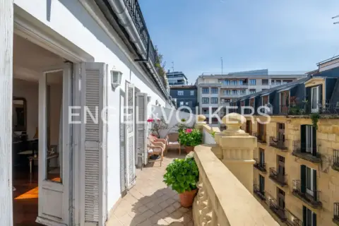 Piso en calle de la Marina