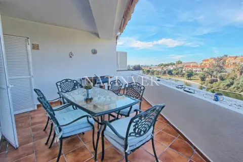 Casa adosada en Urbanización Añoreta