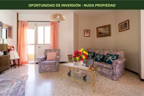 Casa adosada en calle Numancia