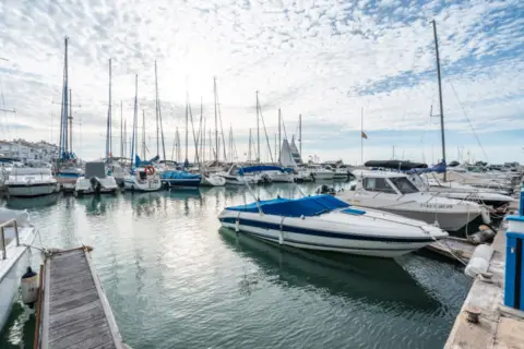 Chalet en calle calle Isla Mancolibre