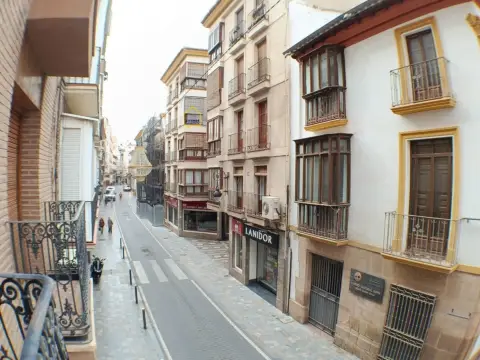 Piso en Centro-Corredera