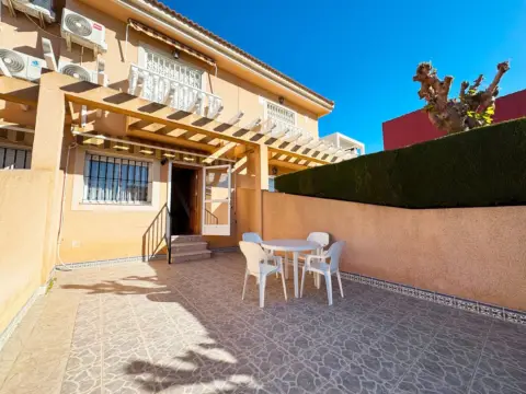 Casa pareada en calle calle Nuestra Señora Loreto