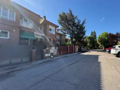 Casa adosada en calle de Calderón Montero Ríos