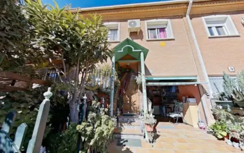 Casa adosada en calle de Buendía