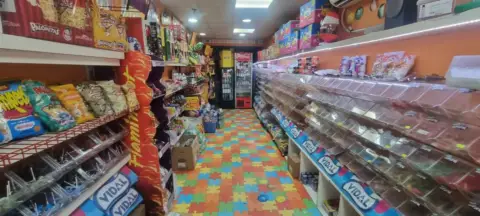 Local comercial en Avenida del País Valenciano