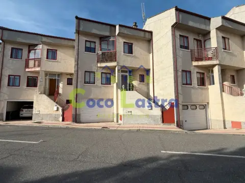 Casa adosada en calle de las Eras