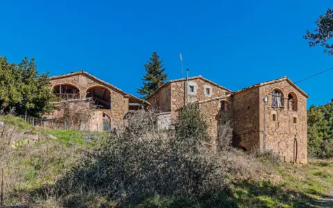 Casa rústica en calle Cal Maiet