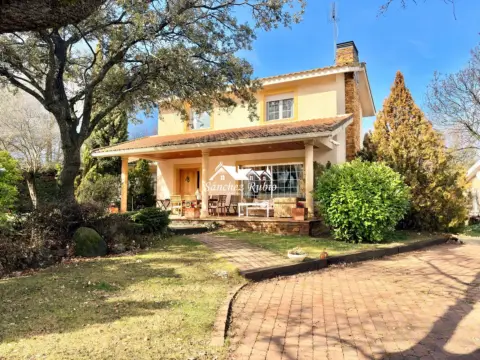 Chalet en calle del Endrinal, 9