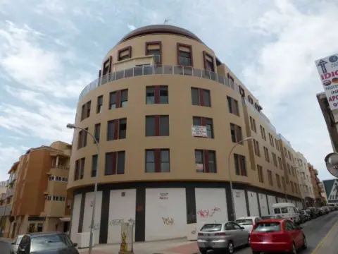Local comercial en calle del Almirante, 21