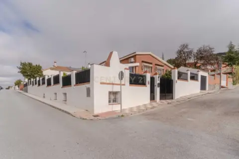 Chalet en calle Urbanización El Puntal B-1, No 23, Padul, Spain