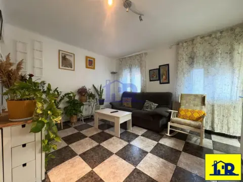 Piso en calle C-. Martin Alhaja 2.  Altura 2 Letra Iz (P.V.38)