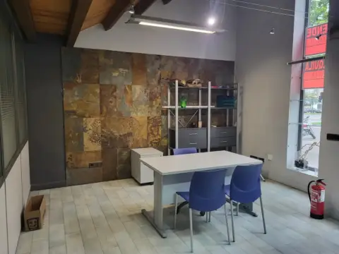 Local comercial en Rochapea - Arrotxapea