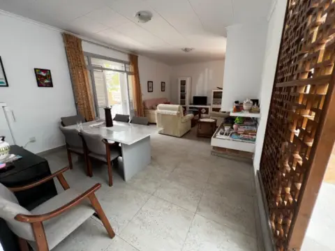 Chalet en calle Calarreona