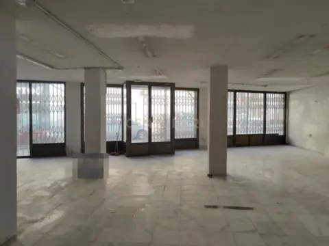 Local comercial en calle C- Paredillas, nº 1