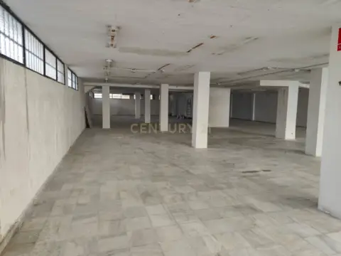 Local comercial en calle C- Paredillas, nº 1