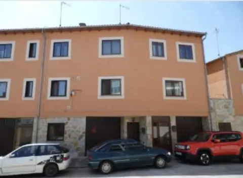 Piso en calle calle Celulosa Ence 4