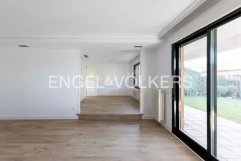 Casa adosada en Encinar de los Reyes