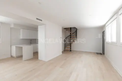 Piso en Paseo de la Dirección