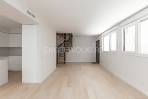 Piso en Paseo de la Dirección