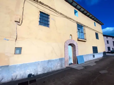 Casa en calle Baja, 9