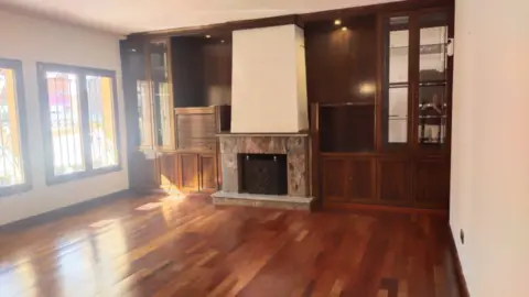 Casa pareada en calle de Antequera, 8