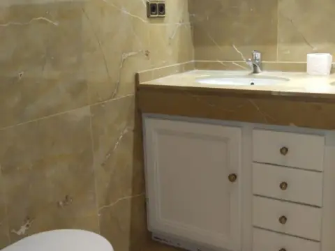 Casa pareada en calle de Antequera, 8