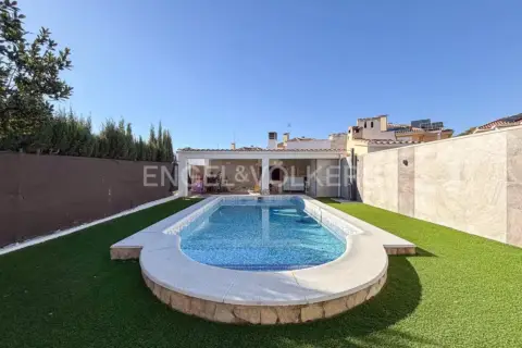 Casa adosada en La Pobla de Vallbona