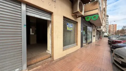 Local comercial en calle de Juan de la Cosa, 2
