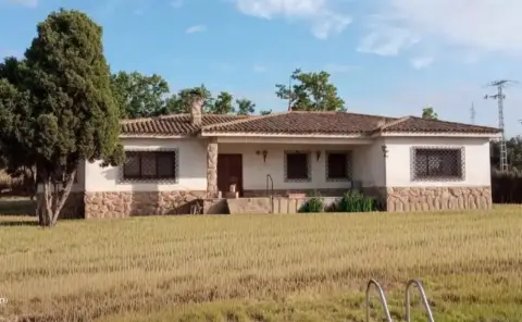 Chalet en calle N-502A, nº 2