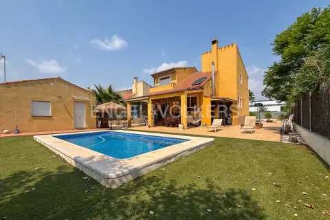 Casa en Torre en Conill-Cumbres San Antonio