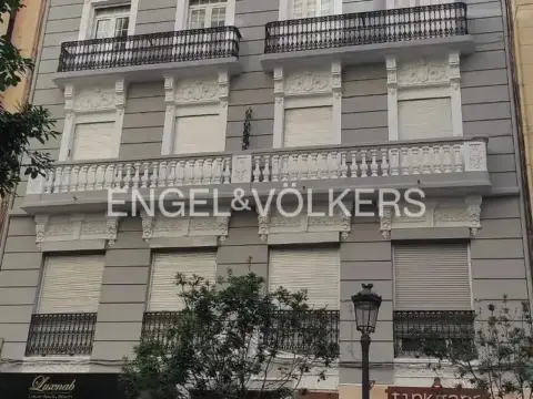Piso en Carrer de l'Almirall Cadarso