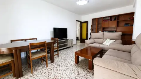Piso en calle Carmen Conde, 40