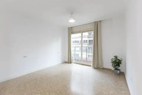 Piso en Carrer del Dramaturg Àngel Guimerà