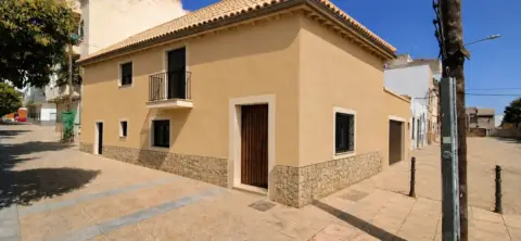 Casa adosada en calle de Porvenir